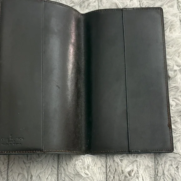 Louis Vuitton checkbook holder - Picture 5 of 12